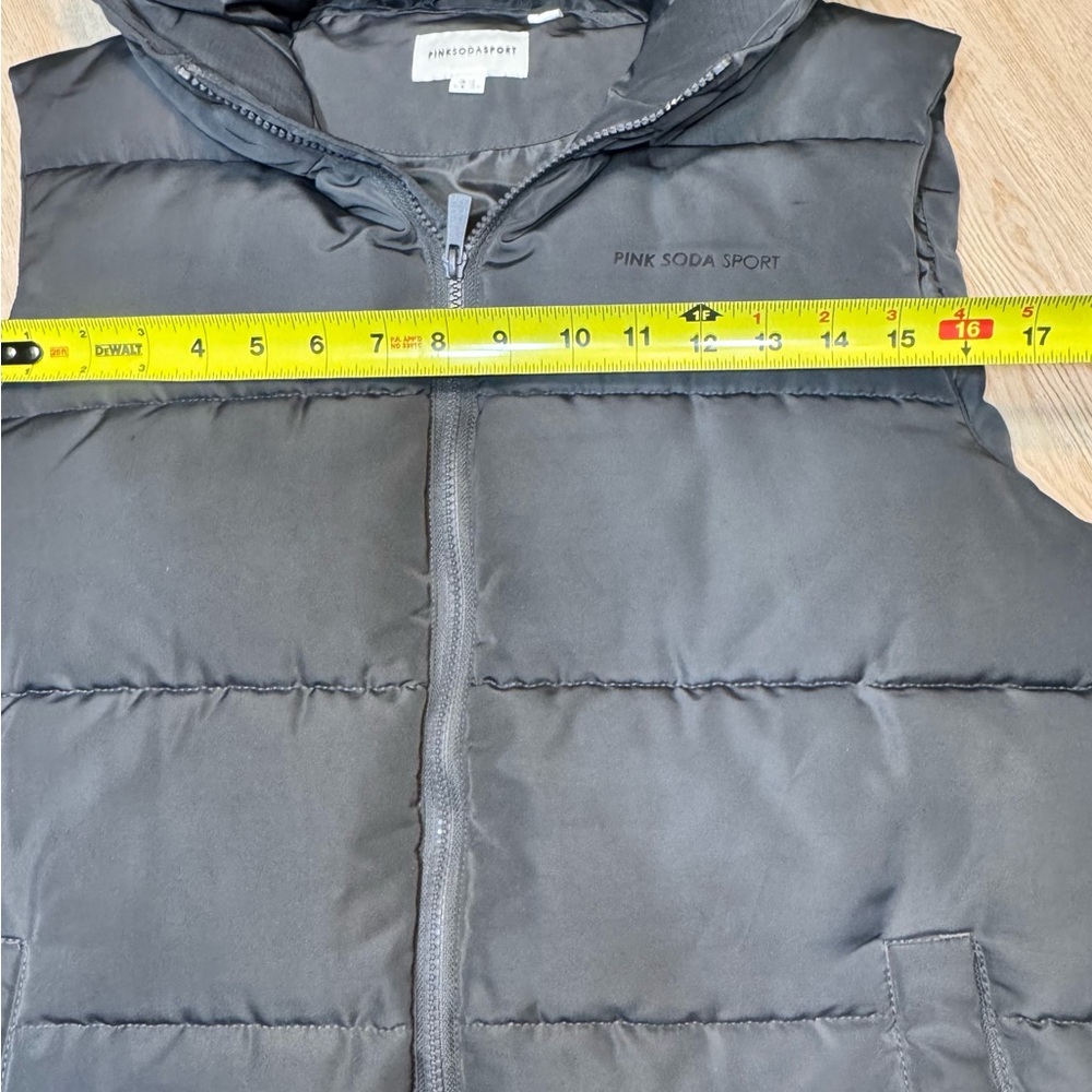 Pink Soda Sport Longline Hooded Puffer Vest Black Size M - Picture 6 of 10